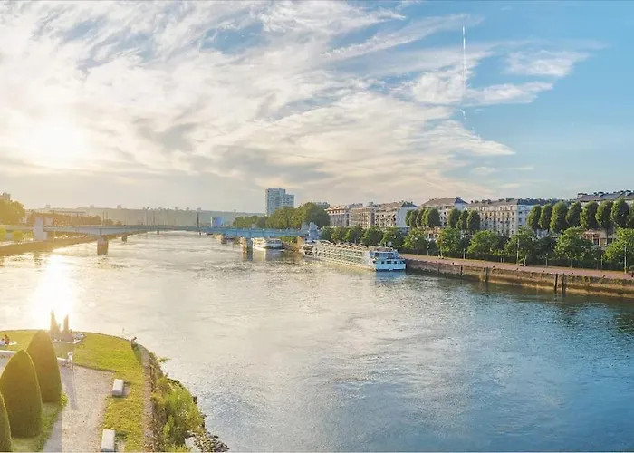 Maison De Moderne En Plein Coeur De Holiday home